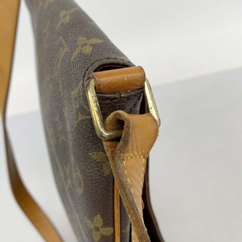 LOUIS VUITTON Brown Monogram Shoulder Bag - Picture 7 of 11